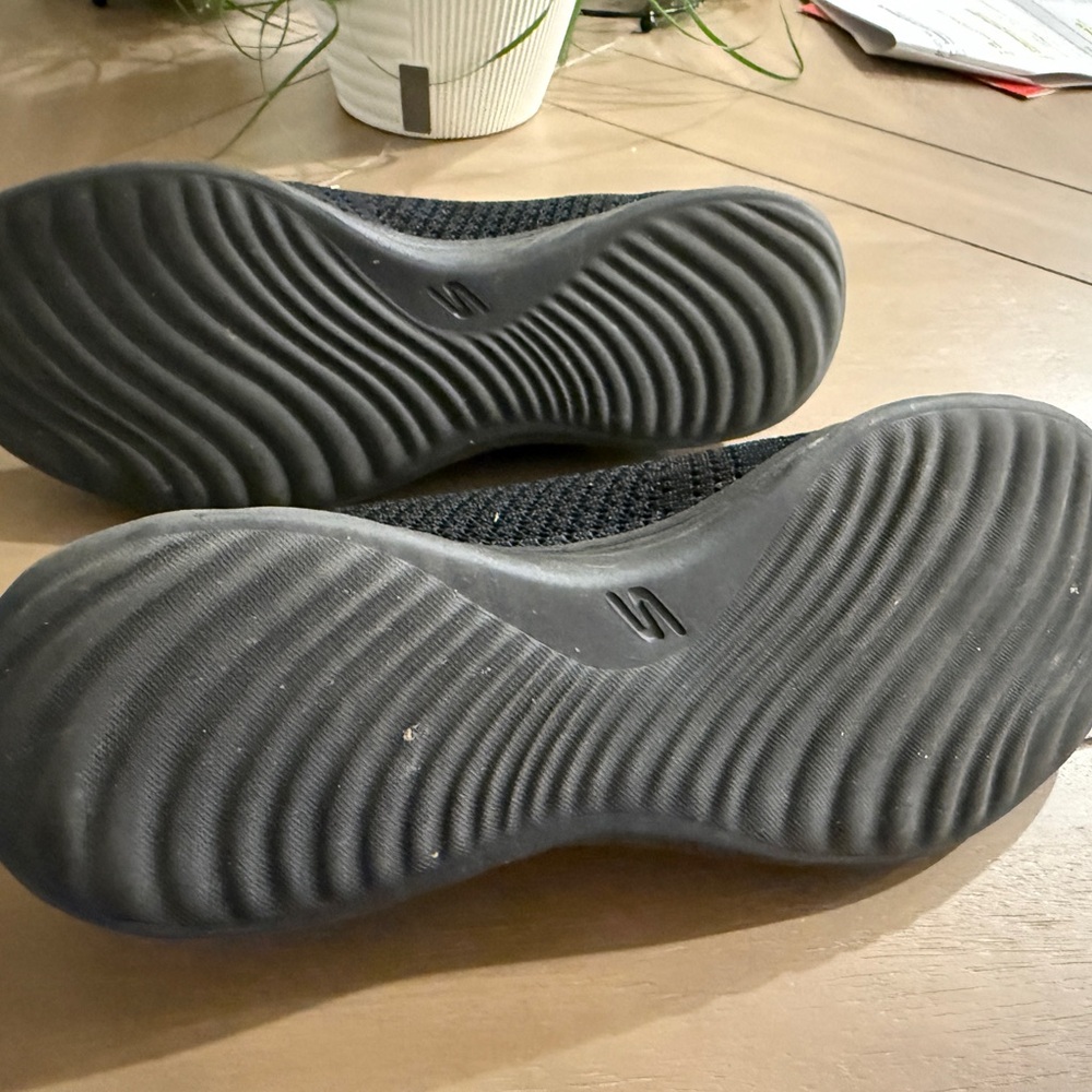 Skechers Women's Black Knit Flats - Picture 4 of 14